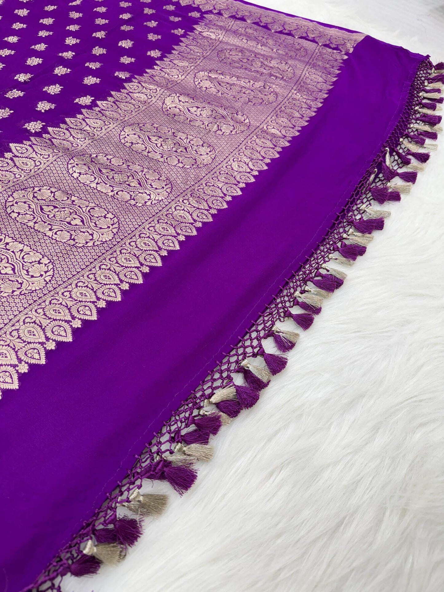 KHADDI GEORGETTE BOOTI DESIGN DUPATTA WITH WATER ZARI – MAGENTA