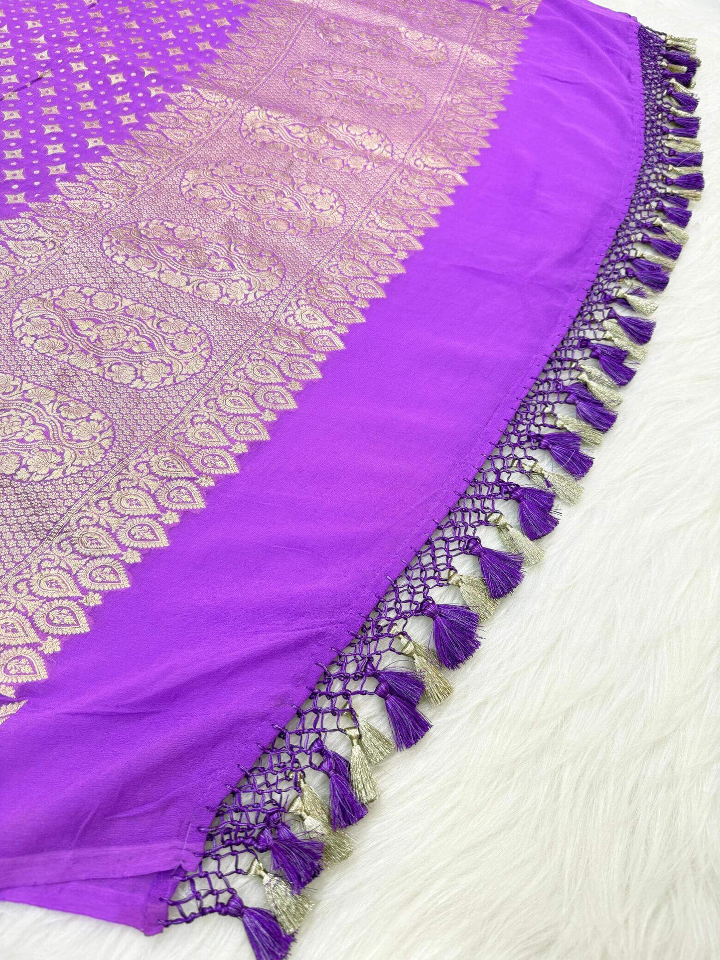 KHADDI GEORGETTE BOOTI DESIGN DUPATTA WITH WATER ZARI – MOFF