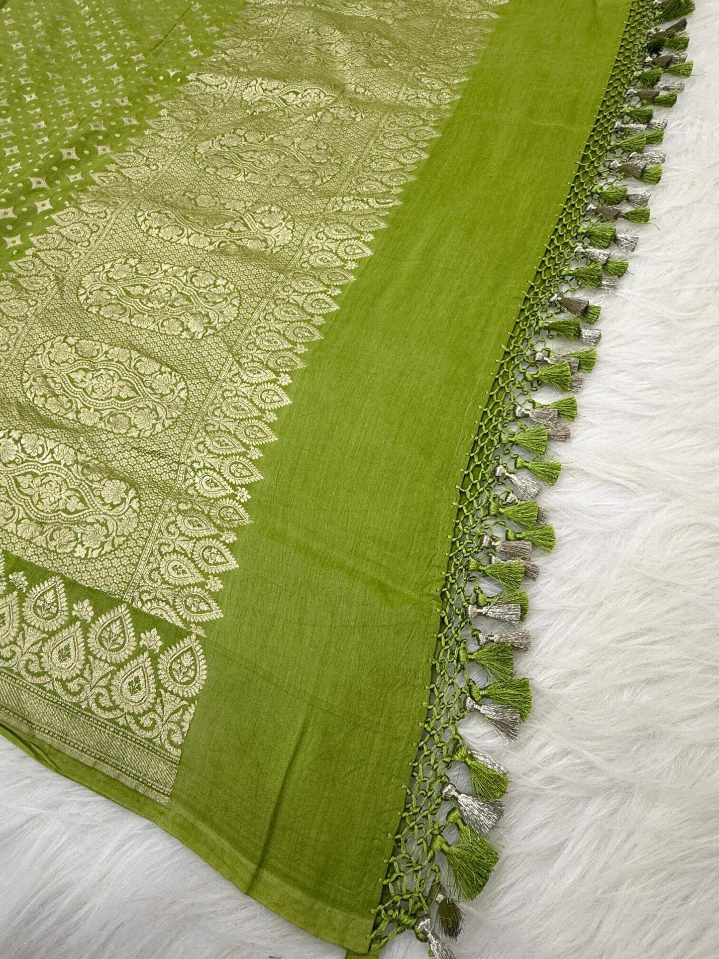 KHADDI MOONGA SILK BOOTI DESIGN DUPATTA WITH WATER ZARI – PARROT GREEN