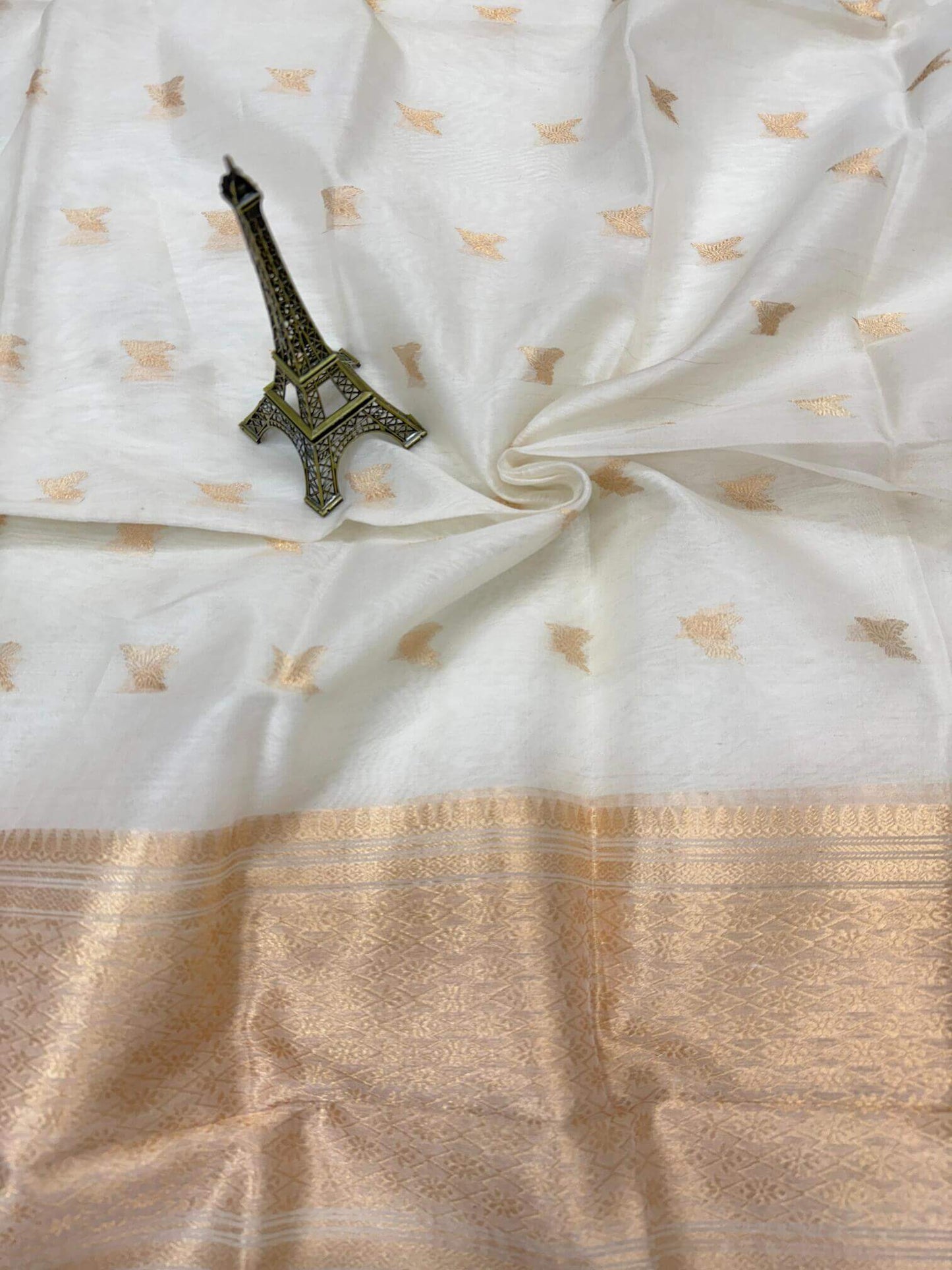 PURE KORA ORGANZA SILK DUPATTA – AADA STRIPE KADHUWA DESIGN WITH SONA RUPA ZARI PALLU (DYEABLE)