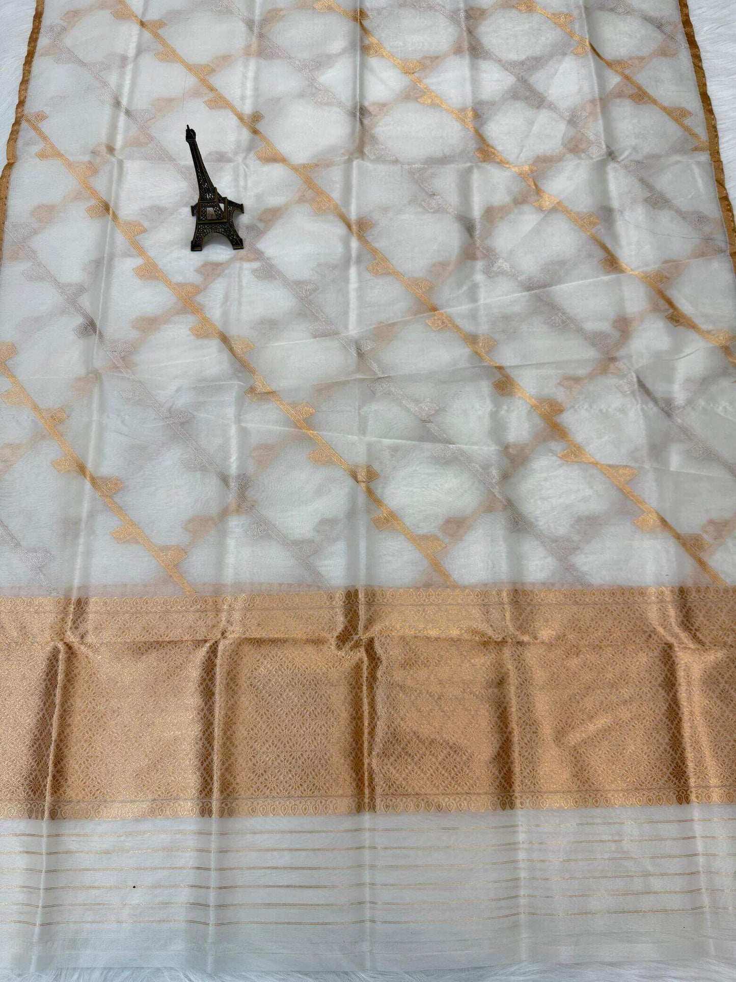 PURE KORA ORGANZA SILK DUPATTA – DESIGN 2 (AADA STRIPE KADHUWA, SONA RUPA ZARI, DYEABLE)