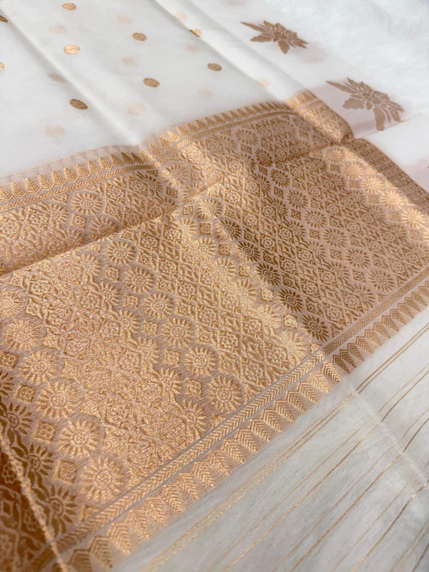PURE KORA ORGANZA SILK DUPATTA – DESIGN 8 (AADA STRIPE KADHUWA, SONA RUPA ZARI, DYEABLE)