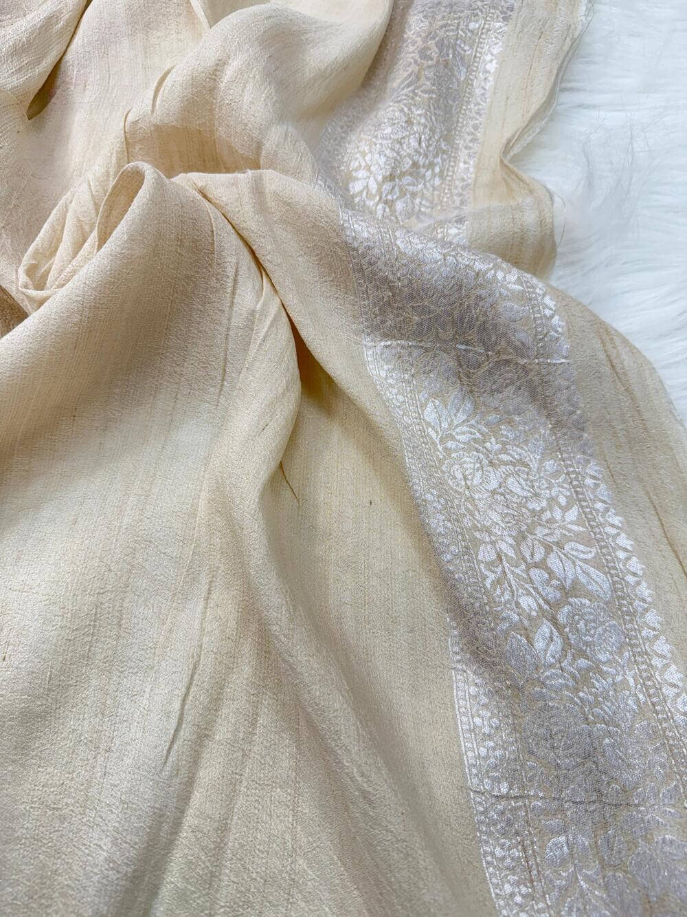 PURE TUSSAR KHADDI GEORGETTE SAREE – TUSSAR (DYEABLE, KADHUWA REAL ZARI, JAAL DESIGN)