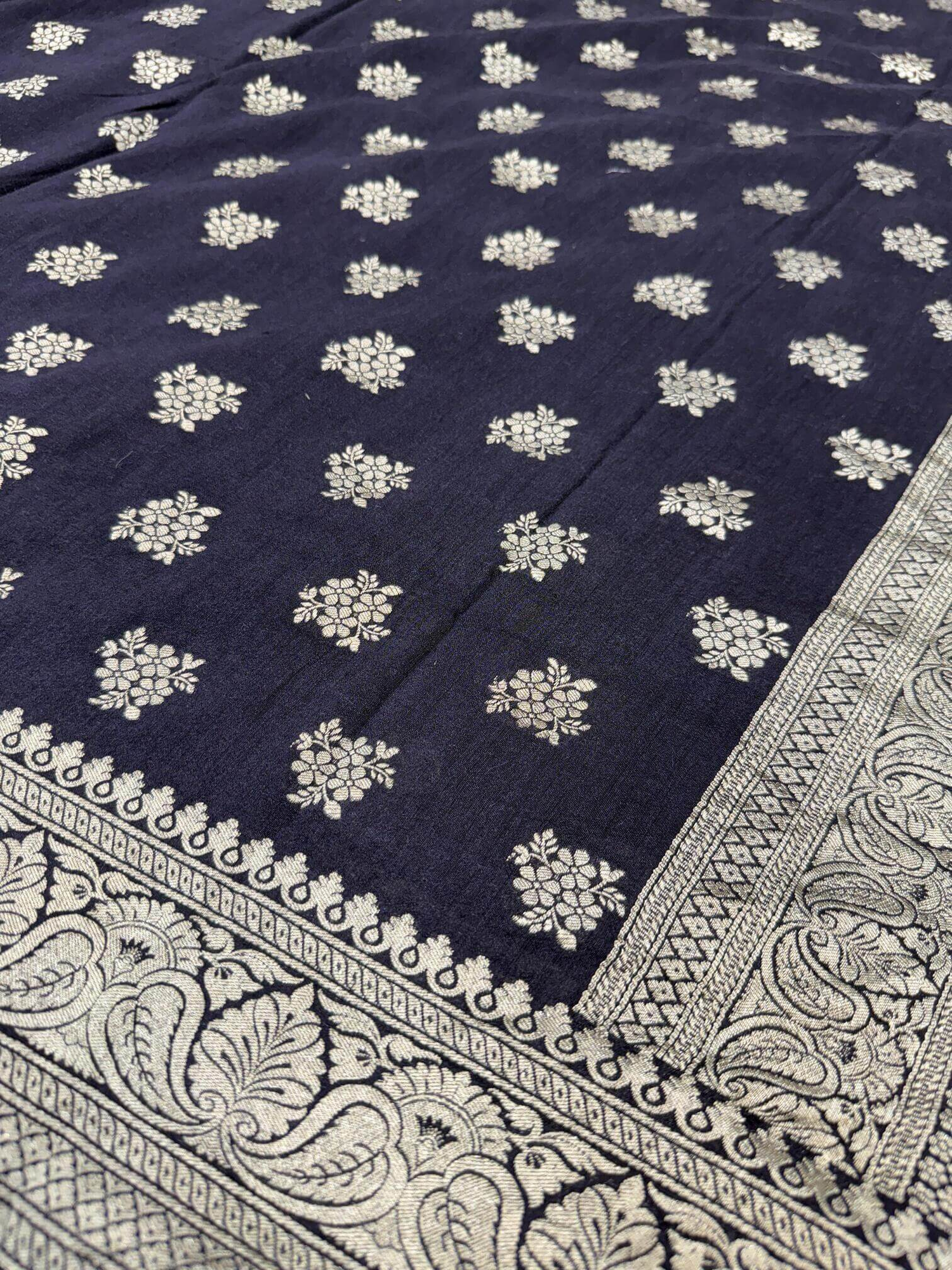Khaddi Moonga Georgette Dupatta With Water Zari