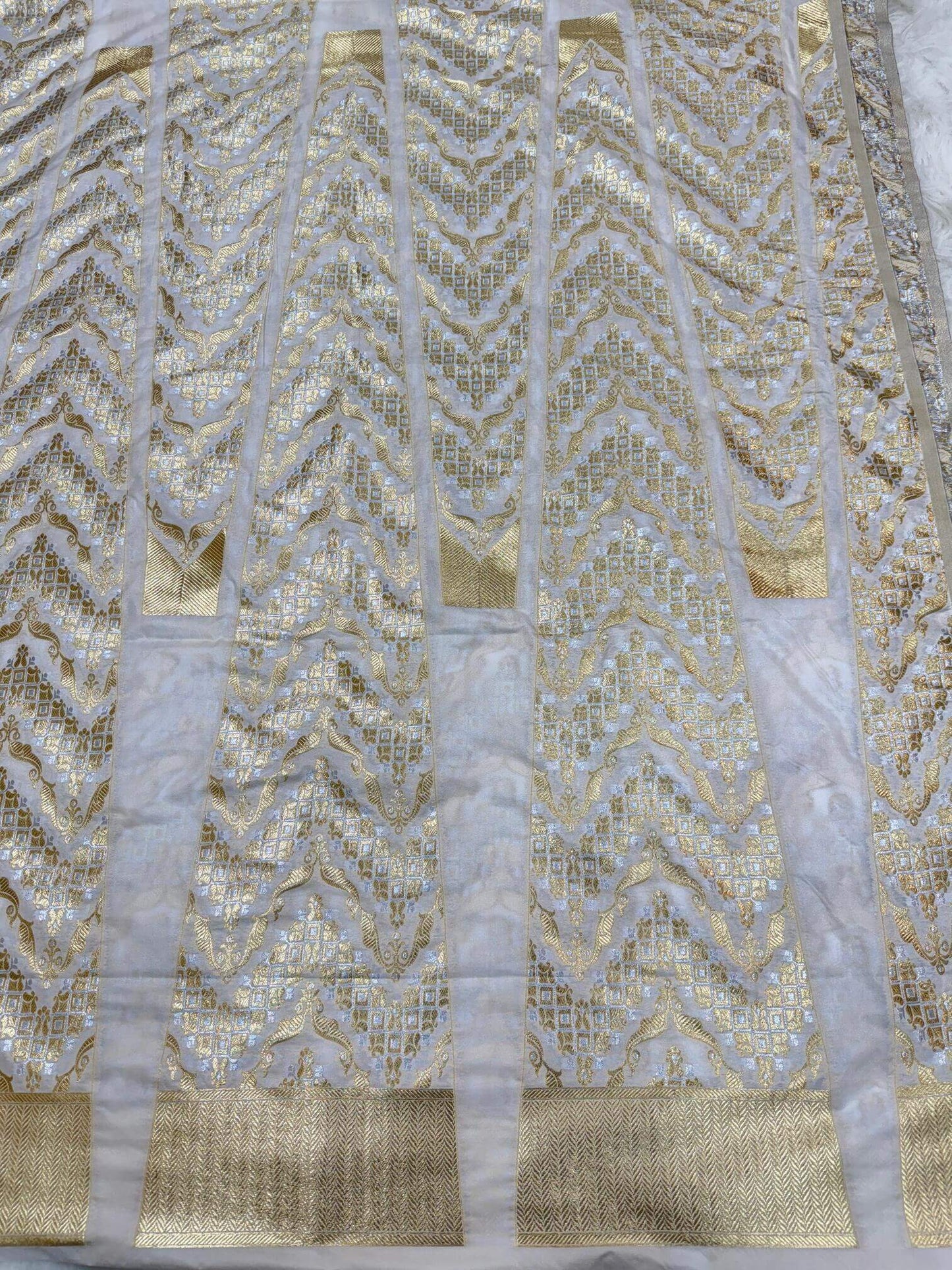 BANARASI SILK UNSTITCHED LEHENGA CHOLI SET – SONA RUPA DESIGN 2 (DYEABLE, SILVER-GOLDEN ZARI)