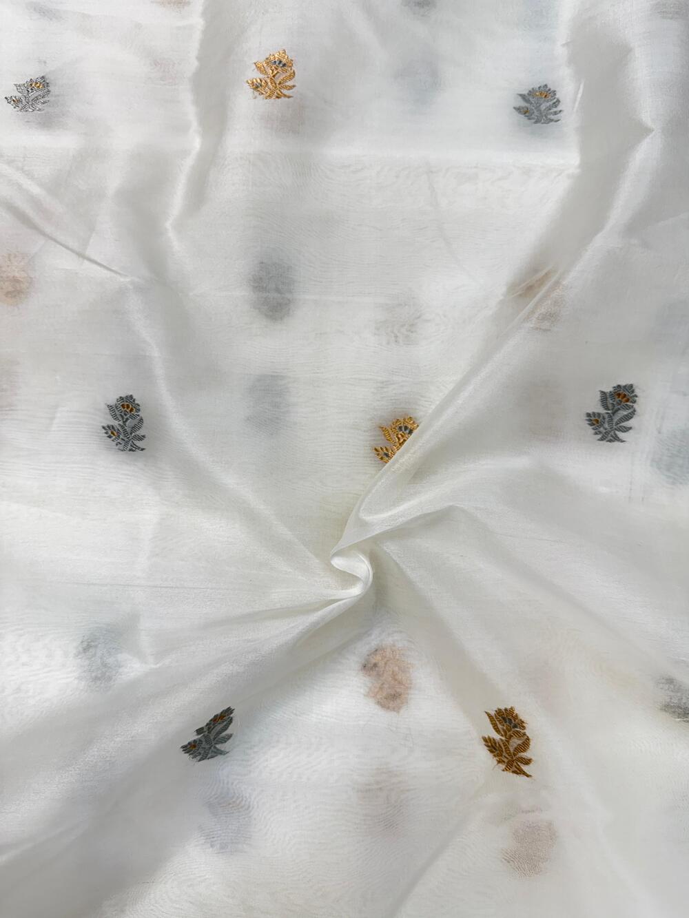 HANDLOOM ORGANZA SILK FABRIC – WHITE (KADHUWA BOOTA, SONA RUPA ZARI WITH MEENAKARI, DYEABLE)