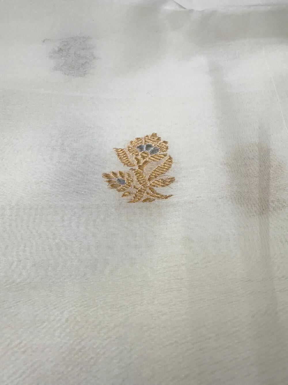 HANDLOOM ORGANZA SILK FABRIC – WHITE (KADHUWA BOOTA, SONA RUPA ZARI WITH MEENAKARI, DYEABLE)