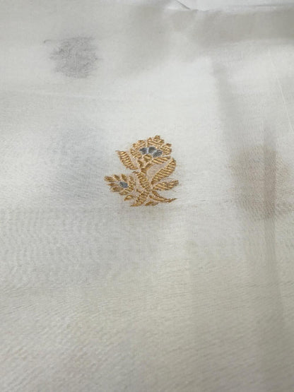 HANDLOOM ORGANZA SILK FABRIC – WHITE (KADHUWA BOOTA, SONA RUPA ZARI WITH MEENAKARI, DYEABLE)