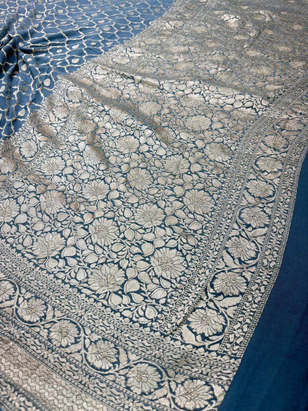 KHADDI GEORGETTE CHIFFON SILK HANDLOOM SAREE – GRAY (ALL OVER JAAL, HANDWOVEN)