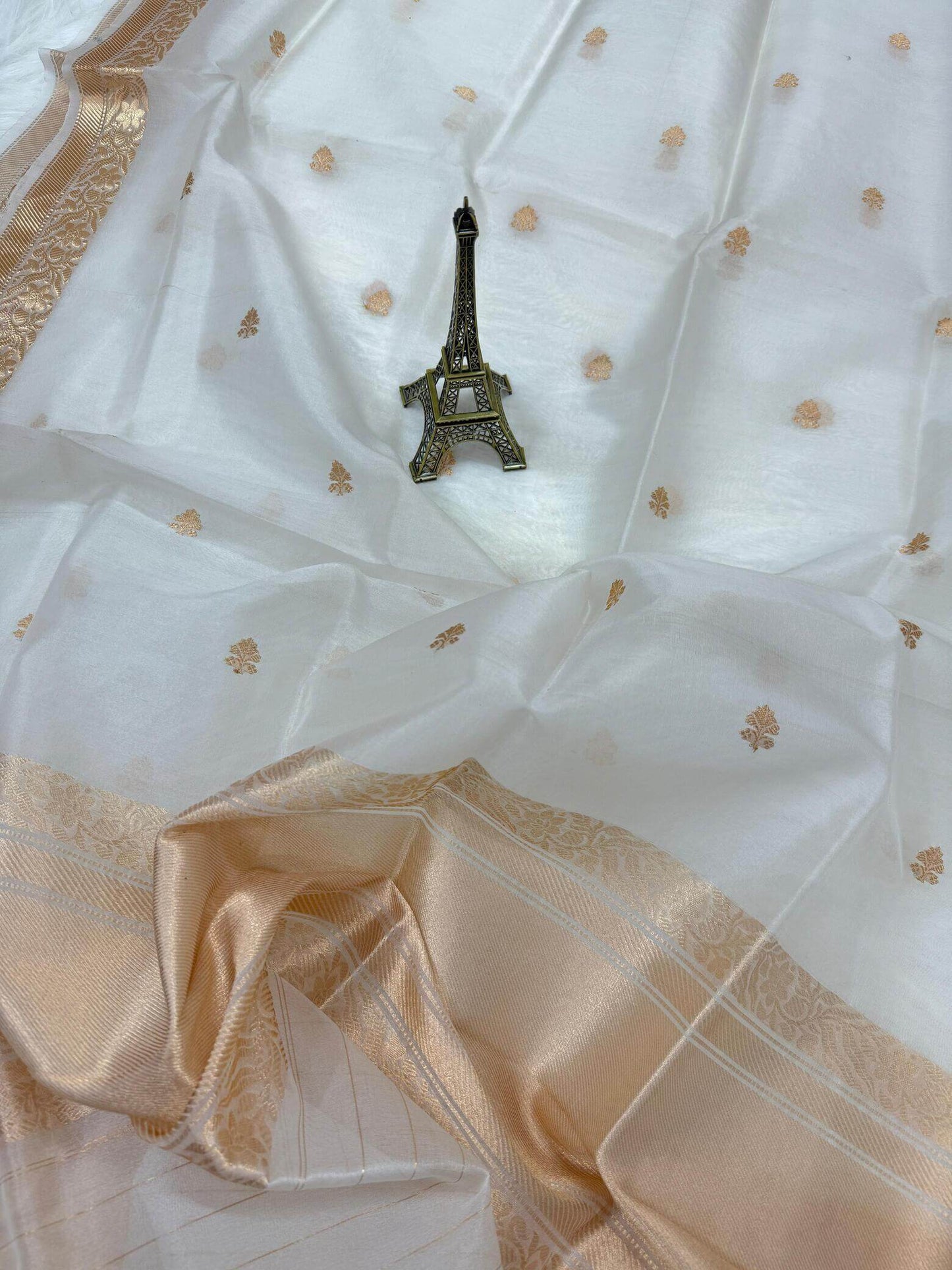 PURE KORA ORGANZA SILK DUPATTA – DESIGN 3 (AADA STRIPE KADHUWA, SONA RUPA ZARI, DYEABLE)